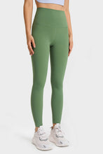 Load image into Gallery viewer, Feel Like Skin Elastic Waistband Yoga Leggings
